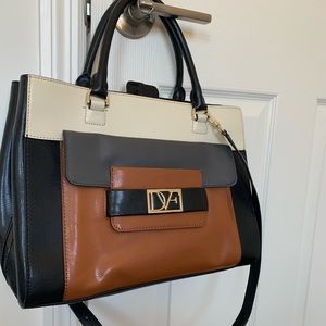 Diane Von Furstenberg  Leather Tote- Like New!!!!